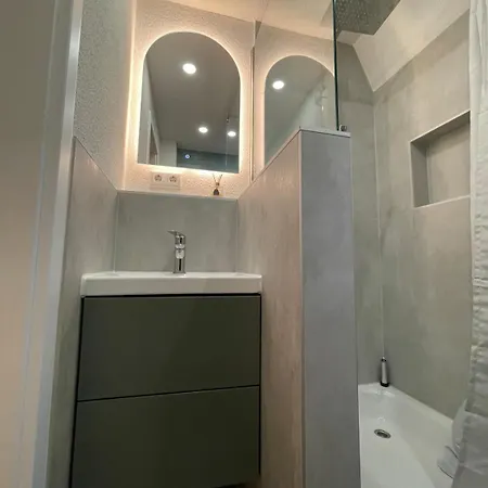 Giebelglueck - 3 Zimmer, Direkt An Der Uniklinik, 2 Schlafzimmer, 4 Gaeste, Wlan Διαμέρισμα