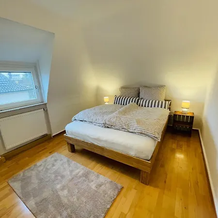 Giebelglueck - 3 Zimmer, Direkt An Der Uniklinik, 2 Schlafzimmer, 4 Gaeste, Wlan * Βίρτσμπουργκ