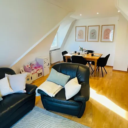 Giebelglueck - 3 Zimmer, Direkt An Der Uniklinik, 2 Schlafzimmer, 4 Gaeste, Wlan * Βίρτσμπουργκ